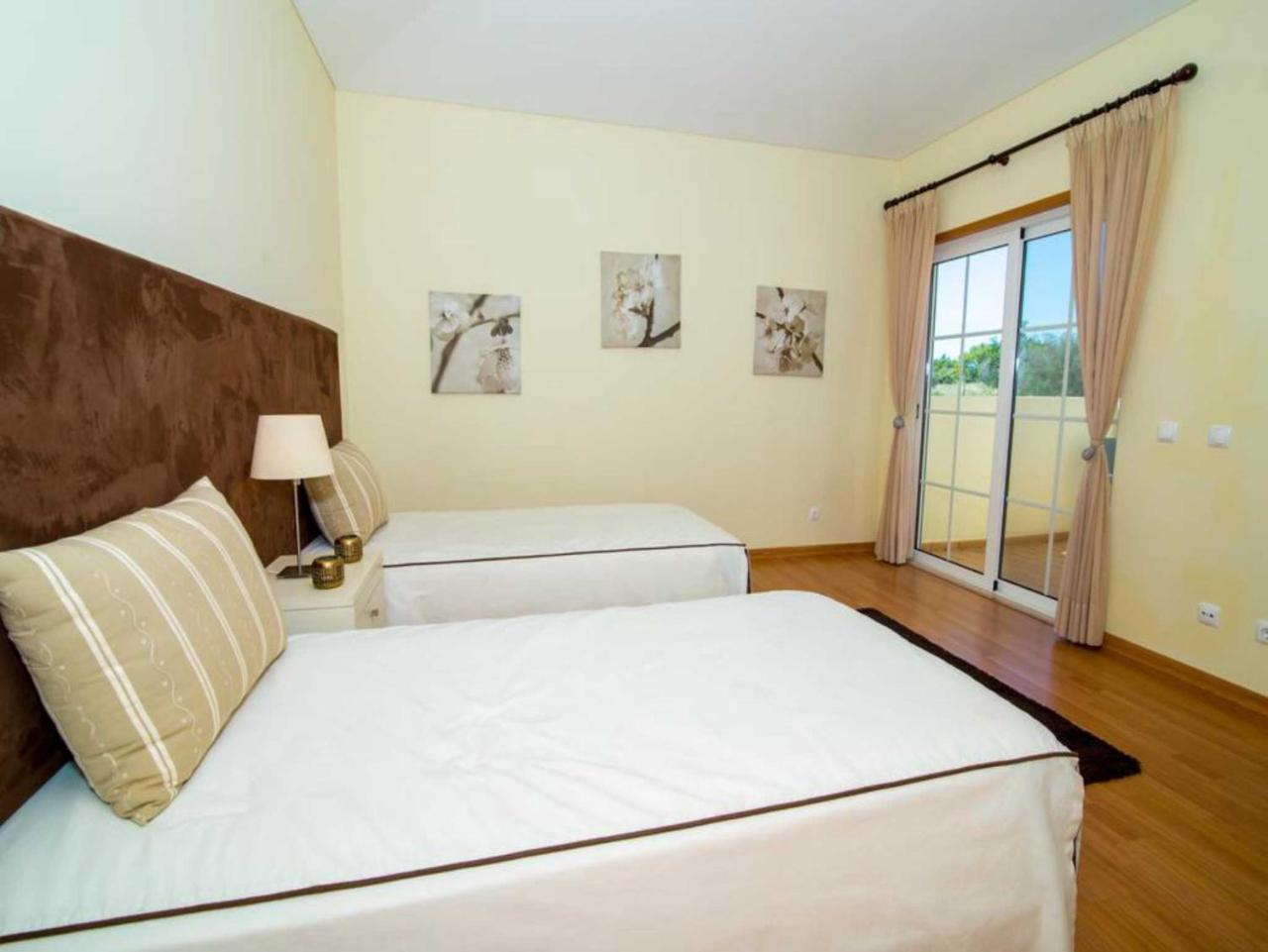 D02 - Heaven Golf Villa Lagos Bagian luar foto